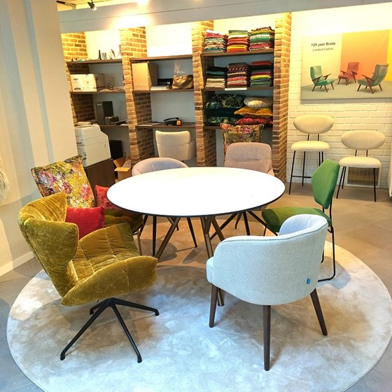 STOELEN SOLDEN